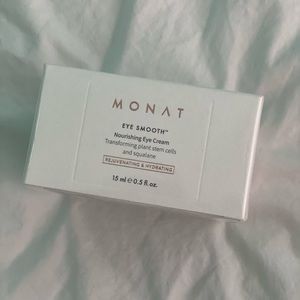 Monat eye smooth